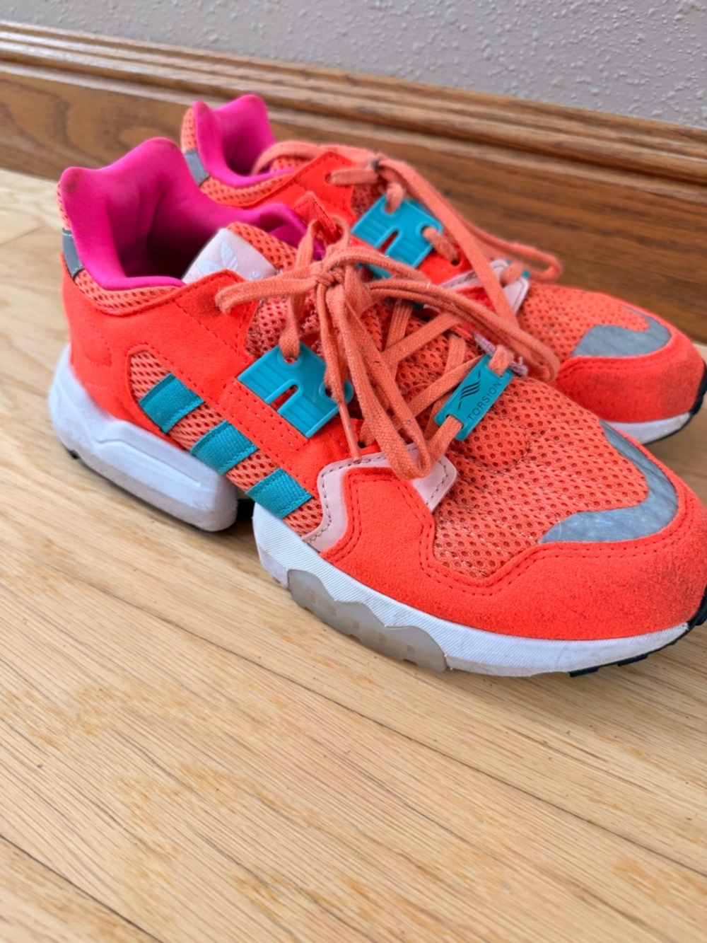 adidas torsion Women's Neon Orange Athletic Sneakers size 8